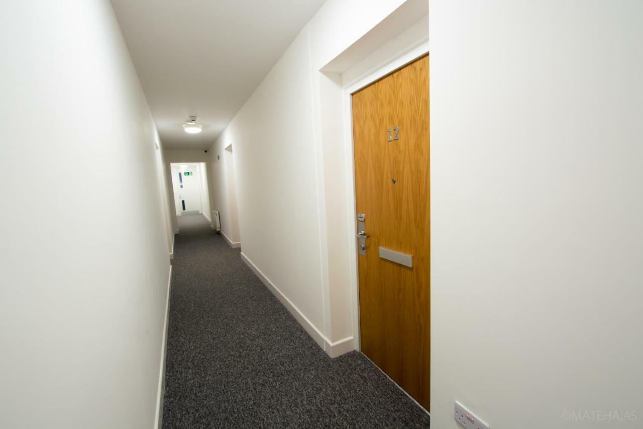 Somerville Apartments London Heathrow Хитроу Экстерьер фото