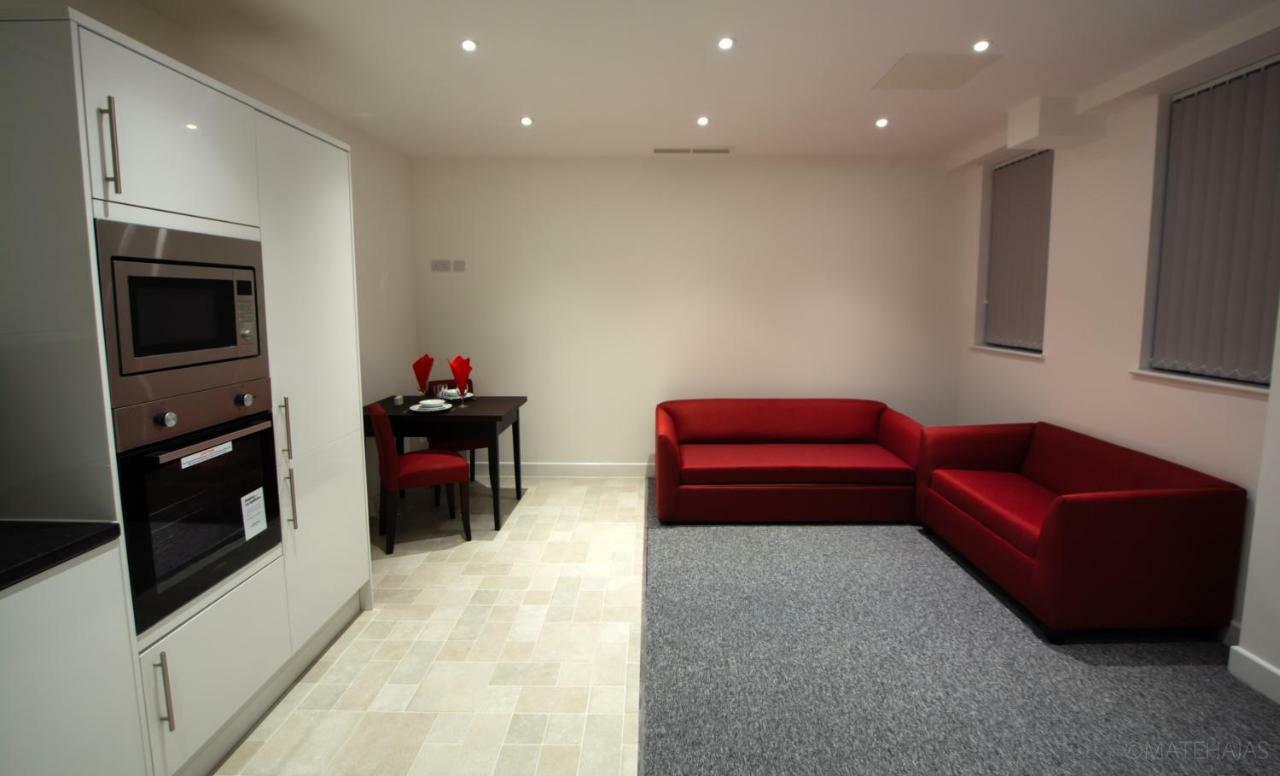 Somerville Apartments London Heathrow Хитроу Экстерьер фото